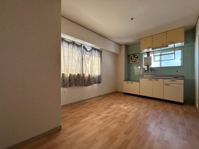 北邑ビルの居間・リビング