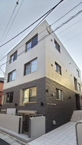 たすきCRASSO都立大学B棟の外観