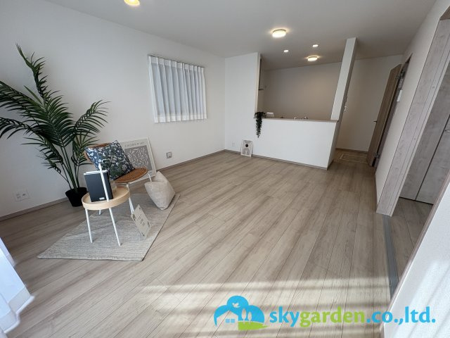 茅ヶ崎市中島　新築戸建　全8棟E号棟の居間・リビング