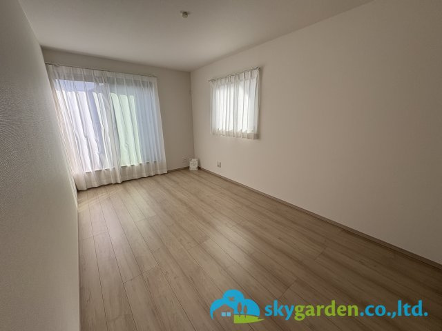 茅ヶ崎市中島　新築戸建　全8棟E号棟の寝室|開放的な寝室です