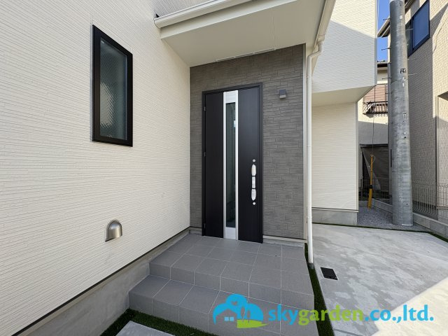 茅ヶ崎市中島　新築戸建　全8棟E号棟の玄関|ゆったりとした玄関です