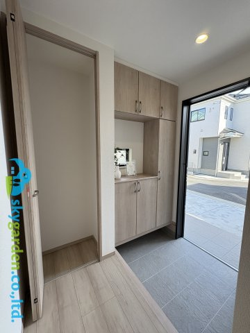 茅ヶ崎市中島　新築戸建　全8棟E号棟の玄関|ゆったりとした玄関です