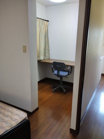 売中古戸建　山口市秋穂東 の洋室|落ち着いた色調の洋室です