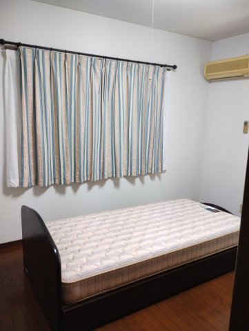 売中古戸建　山口市秋穂東 の洋室|落ち着いた色調の洋室です