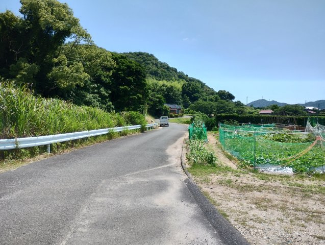 売中古戸建　山口市秋穂東 の前面道路含む現地写真|接道