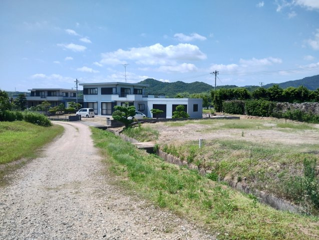 売中古戸建　山口市秋穂東 の前面道路含む現地写真|前面道路含む現地写真です