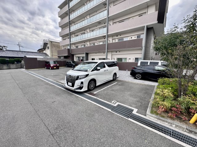 【駐車場】 | グラティ