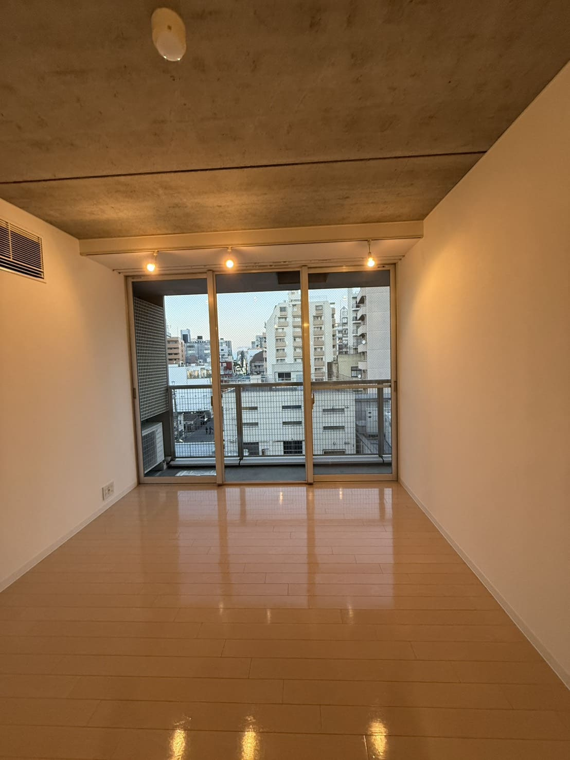 NAGOYA FLAT（ナゴヤ フラット）【　サロン系おすすめ　】