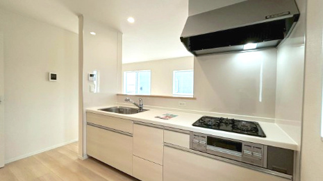 富士市天間第16　新築戸建　全２棟　１号棟のキッチン|現地撮影