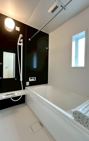 富士市天間第16　新築戸建　全２棟　１号棟の浴室|現地撮影