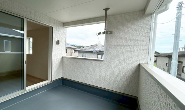 富士市天間第16　新築戸建　全２棟　１号棟のバルコニー|現地撮影