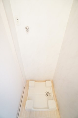 【洗面所】 | ロイヤル　オーク | ※同物件・反転タイプの写真です。