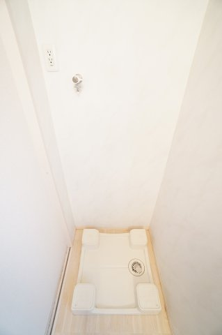 【洗面所】 | ロイヤル　オーク | ※同物件・反転タイプの写真です。