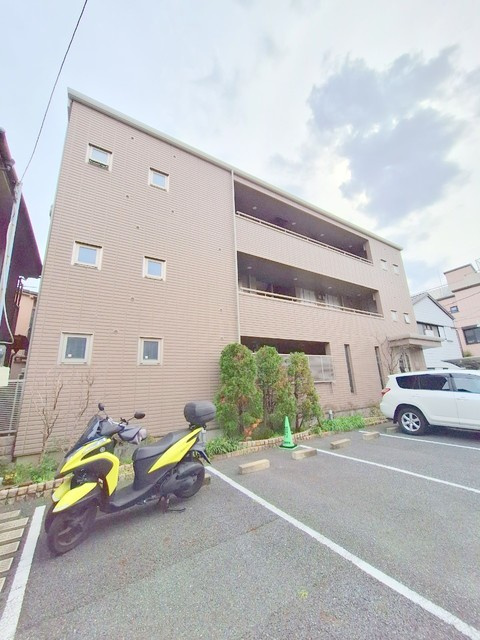 エスコート新宿の外観