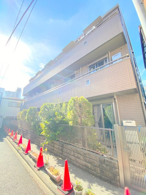 エスコート新宿の外観
