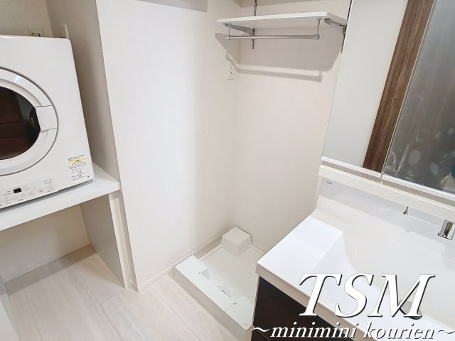 Ｄ－ｒｅｓｉｄｅｎｃｅ香里新町の洗面所|洗濯機置場