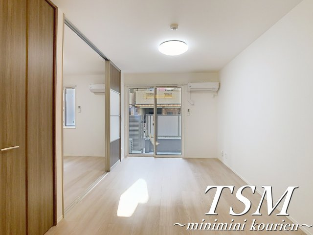 Ｄ－ｒｅｓｉｄｅｎｃｅ香里新町の居間・リビング