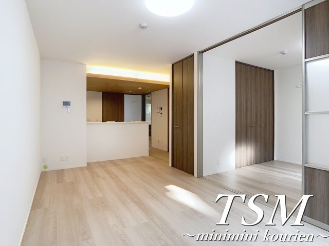 Ｄ－ｒｅｓｉｄｅｎｃｅ香里新町の居間・リビング