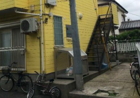 コーポスガ2のエントランス