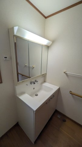 中古住宅　雄総緑町6丁目の洗面所