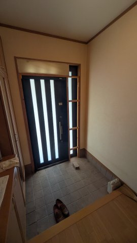 中古住宅　雄総緑町6丁目の玄関