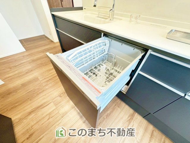 宇都宮市中戸祭2期　８号棟の設備|あったらいいなの代表的な設備である食洗機。ビルトイン型で、おさまりもよく、使い勝手も良好です。料理をするのは好きだけど、後片付けは苦手な方に重宝します。洗う手間がないので、時間を有効に使えますね。
