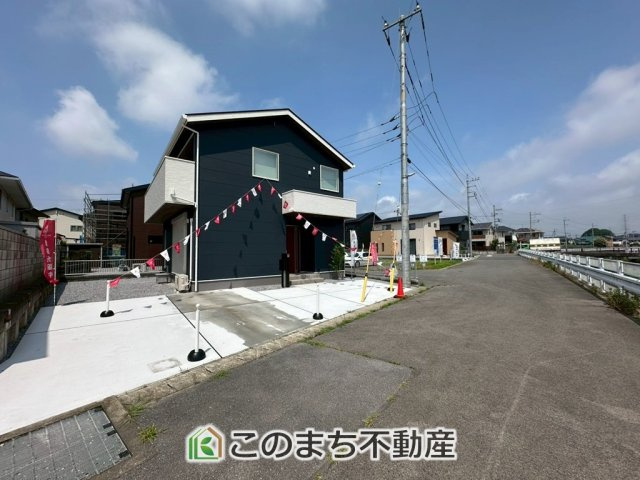 宇都宮市中戸祭2期　８号棟の前面道路含む現地写真|前面道路は広々としてます！運転が苦手な方でもお車の出し入れ簡単で安心です☆
