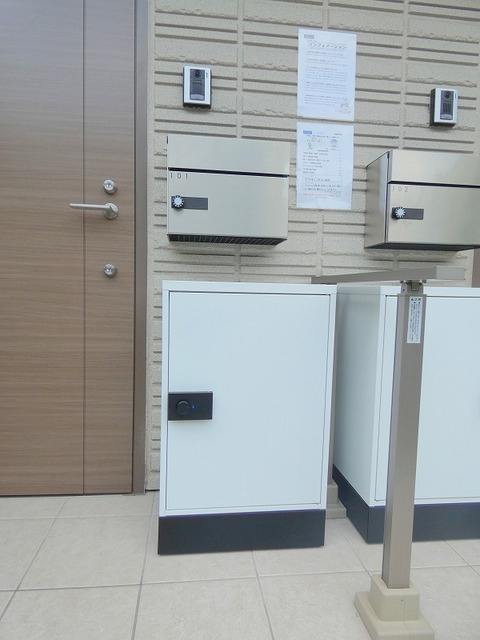 マグノリアのエントランス|★各戸専用ポスト＆宅配BOX