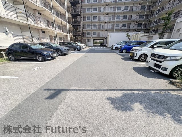 日商岩井三郷マンションの駐車場|駐車場（要空き・料金確認）