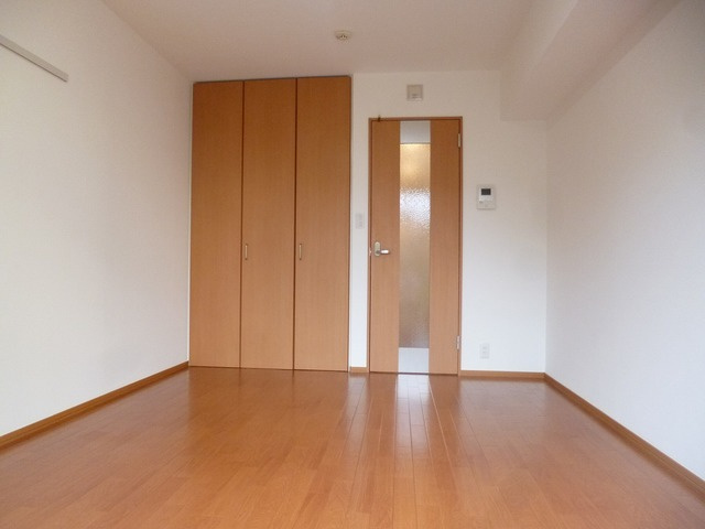 ＡＬＥＧＲＩＡ 経堂の寝室|洋室7.2帖　レイアウトしやすい間取りです。