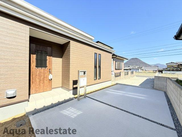 リーブルガーデン丸亀市郡家町第七の独立洗面台|独立洗面台、朝の身支度には欠かせません