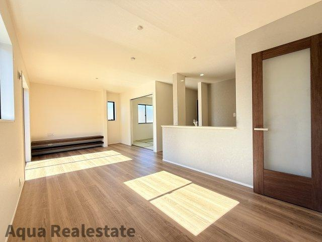 リーブルガーデン丸亀市郡家町第七の駐車場|東側から敷地にかけて撮影　前面道路含む現地写真です