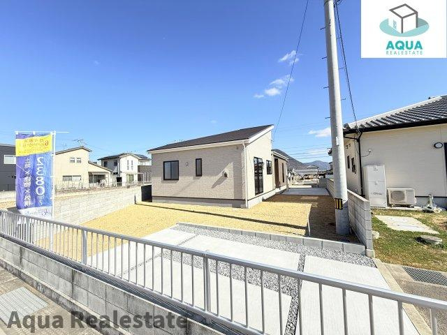 リーブルガーデン丸亀市郡家町第七の居間・リビング|ゆったりとしたリビングです