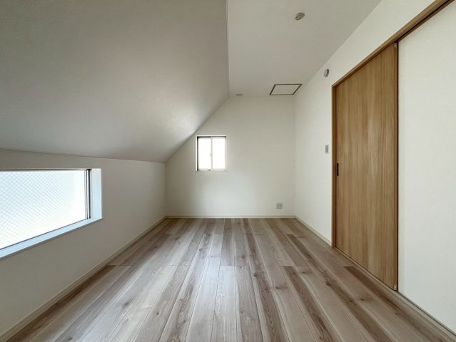 ヴィレッタの杜 西立花１丁目Aの洋室