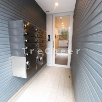 ラテール武蔵野のエントランス