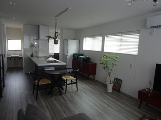 【居間・リビング】 | 川西市久代5丁目　中古一戸建て