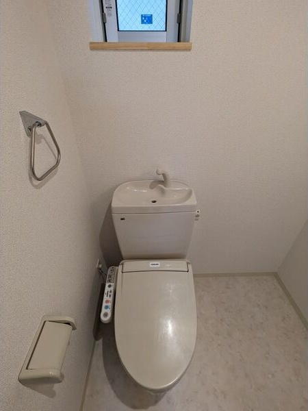 Casa Avenue Tsurumaiのトイレ