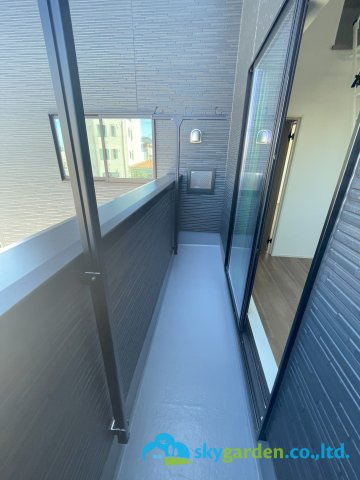 平塚市札場町8期　新築戸建　全2棟1号棟のバルコニー