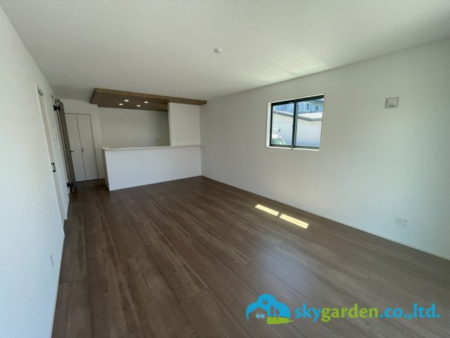 平塚市札場町8期　新築戸建　全2棟1号棟の居間・リビング