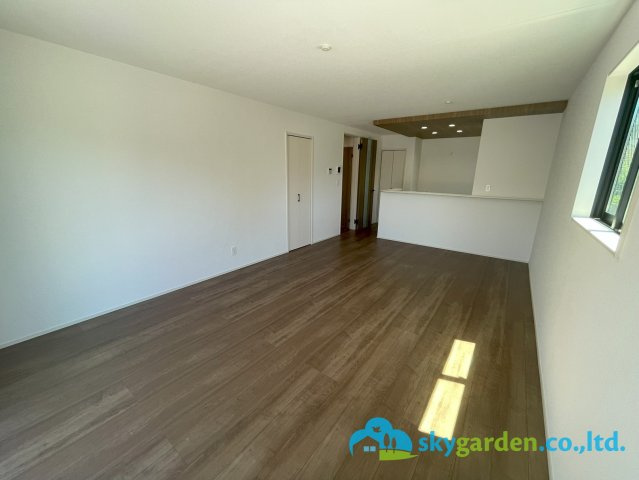 平塚市札場町8期　新築戸建　全2棟1号棟の居間・リビング