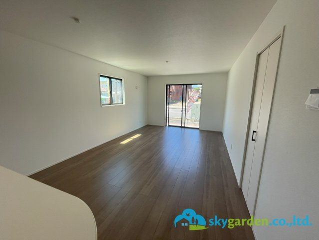 平塚市札場町8期　新築戸建　全2棟1号棟の居間・リビング