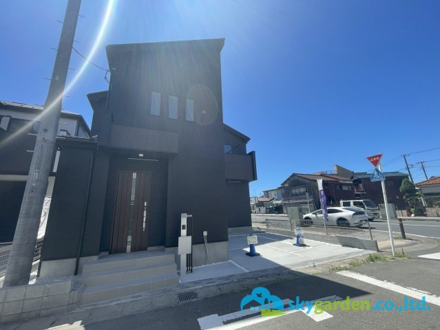 平塚市札場町8期　新築戸建　全2棟1号棟の前面道路含む現地写真