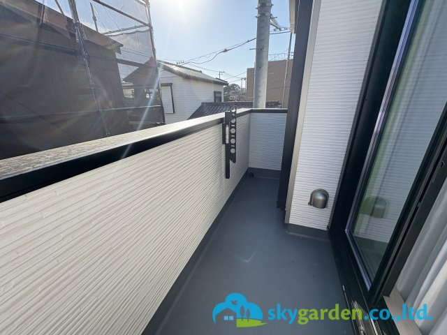 茅ヶ崎市中島　新築戸建　全8棟H号棟のバルコニー|開放的で明るい空間を演出してくれるバルコニーです