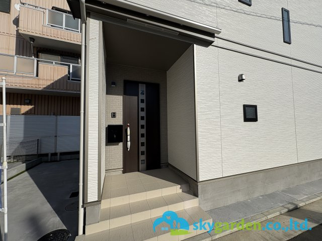 茅ヶ崎市中島　新築戸建　全8棟H号棟の外観|玄関前の様子