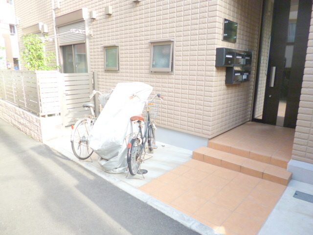 ヒルズ渋谷本町の外観|☆建物の入り口☆