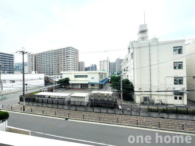 マンション西宮原の展望|◆バルコニーからの眺望です！3階部分ですが、前面道路が広く、開放感があります！
◆ご見学可能ですので、ぜひ、お気軽にお問い合わせください！