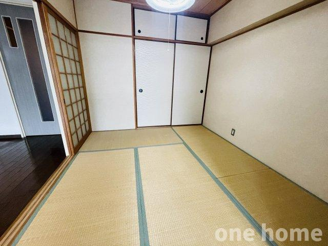 マンション西宮原の和室|◆約4.5帖和室です！
◆自分好みにリノベーションしたい方にオススメのお部屋です!!
◆【即日内覧会開催中】土日はもちろん！平日の仕事終わりの内覧も可能です！