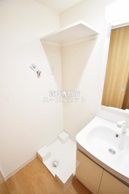 【設備】 | ONLY ONE 江坂 | 洗濯機置場