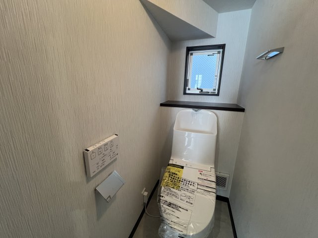 琉球仕様のタタミある寝っ転がりルームは神！【瀬谷区橋戸３丁目】リフォーム戸建のトイレ