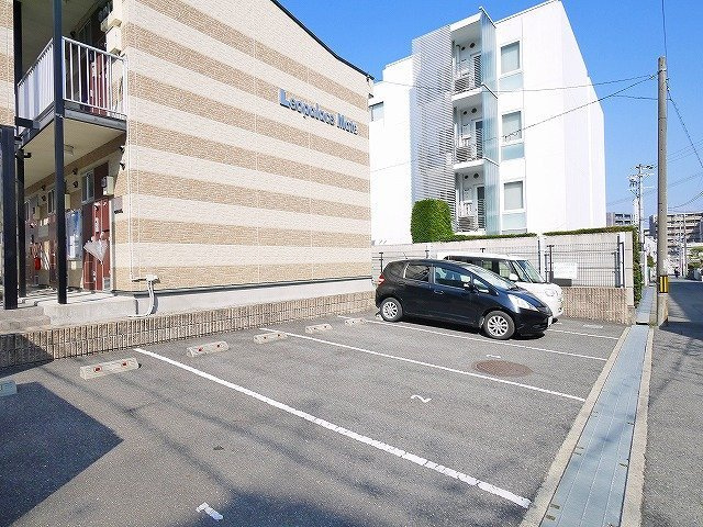 レオパレスＭＡＴＥの駐車場|敷地内に駐車場ございますが空情報はご確認お願い致します